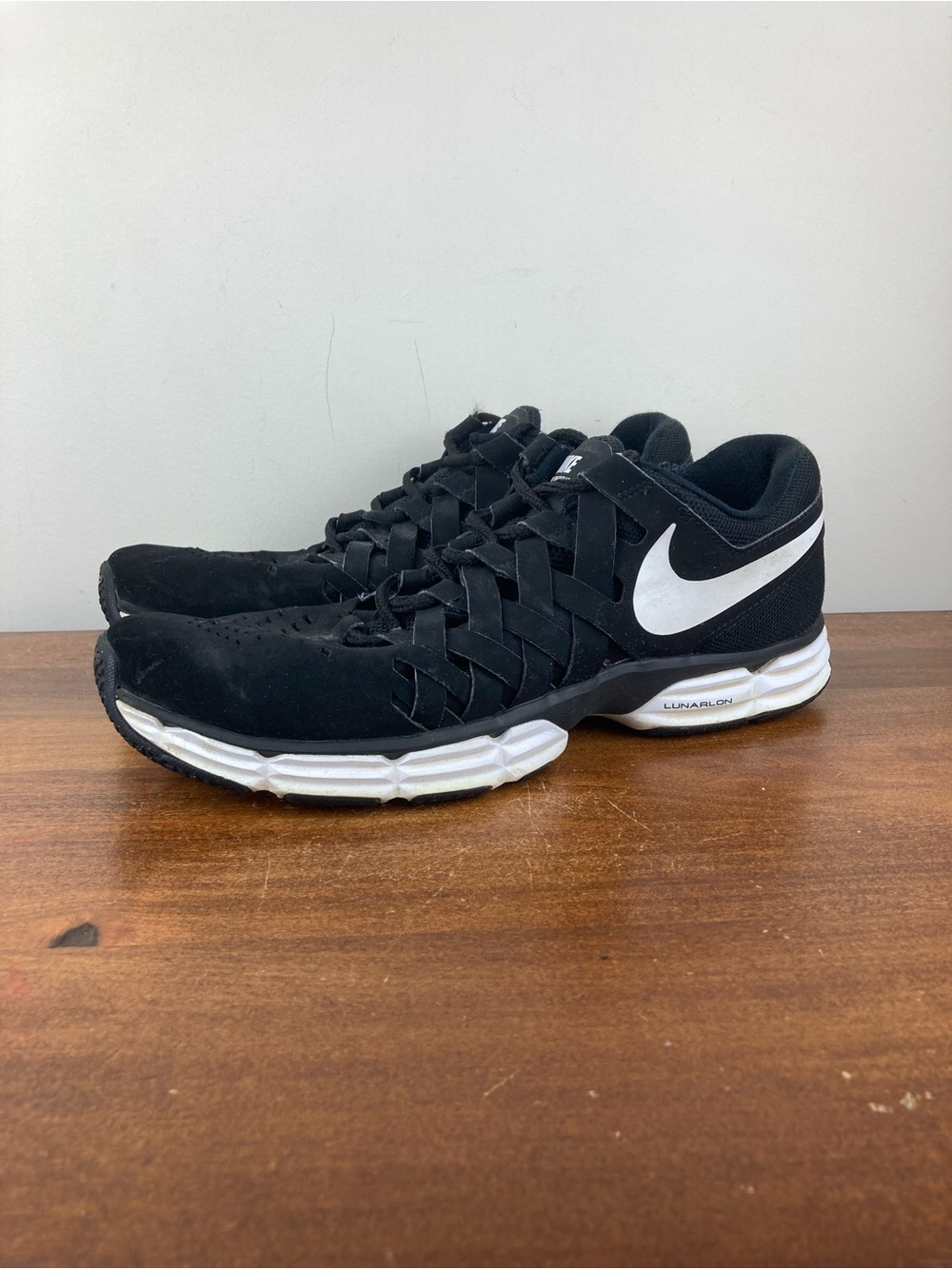 Nike Men’s Size 10.5 Black And White Colorway 898066-001 Pre Owned Shoes